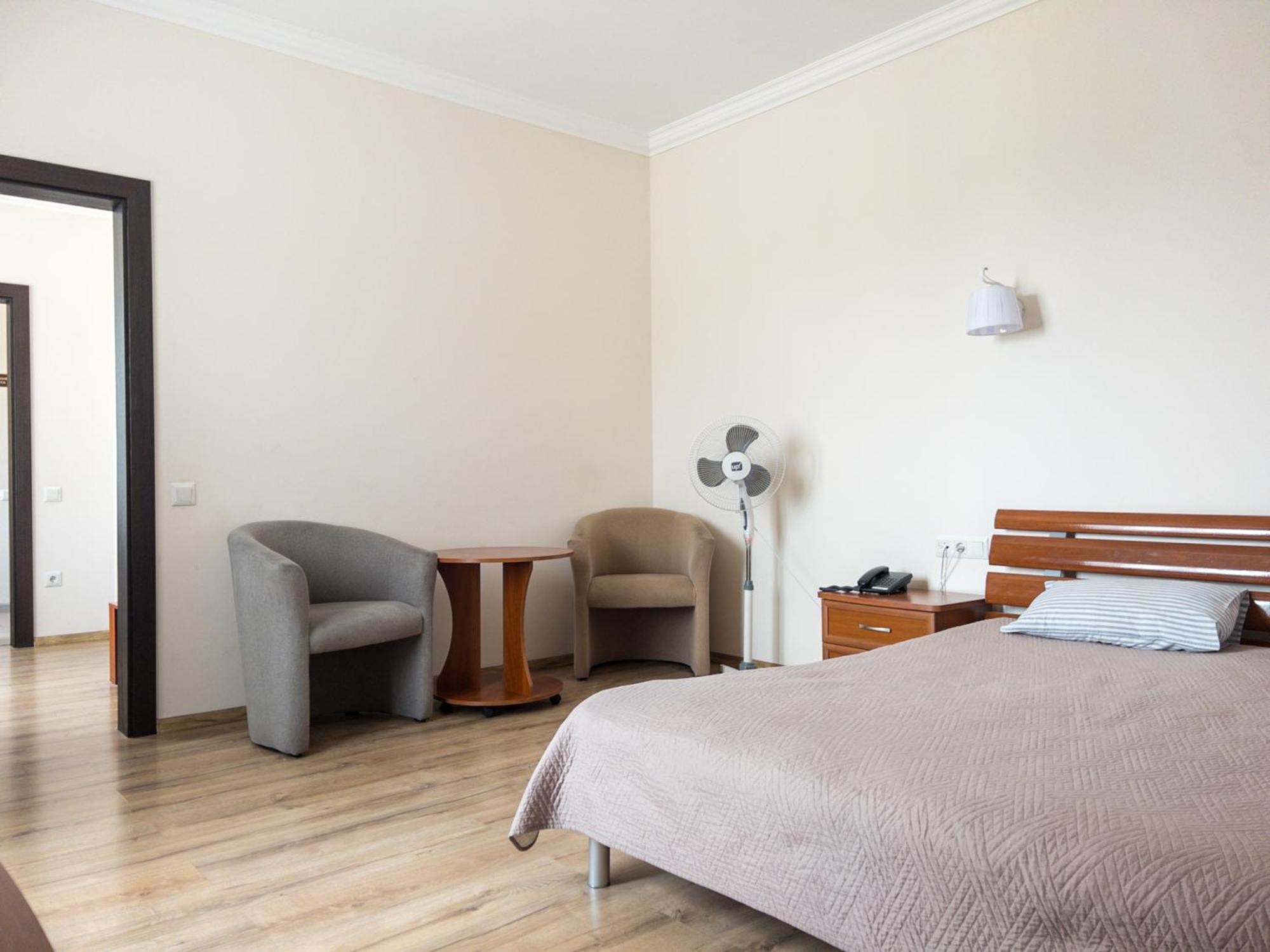 Орк "Блісс" Hotel Rivne Kültér fotó